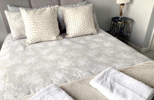 Fitzrovia Apartment | Chic London Home in Trendy Fitzrovia W1. By Oxford St