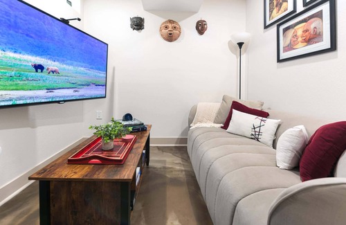 Cole Apartment | Chic Lower-Level Stay - Prime Walkable Locale