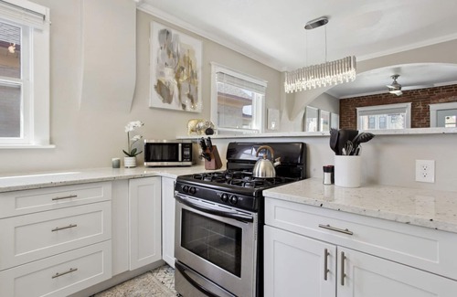 Sunnyside House | Chic, Luxurious Sunnyside Home