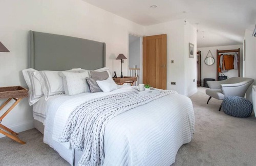 Marlow Villa | Chic & Luxurious Townhouse - Central Marlow
