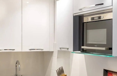 Marais Apartment | Chic Marais Retreat | Steps to Cafes & Notre Dame