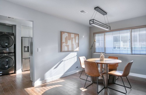 Downtown Apartment | Chic Menlo Park 2BR w/Parking & A/C, nr Dining & Tech, by Blueground