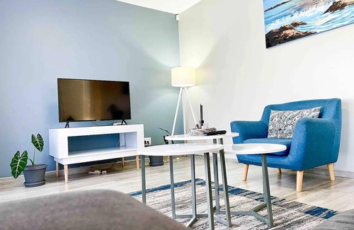 Bulawayo Apartment | Chic Modern House on Neasden - 2085