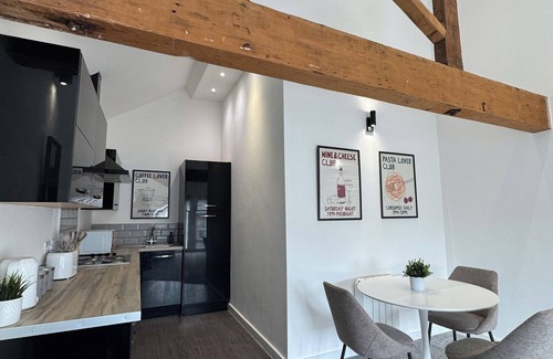 Birkenhead Apartment | Chic Modern Loft Apartment near Liverpool