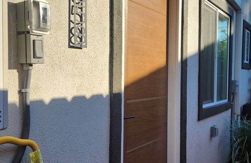 Woodland Hills Apartment | Chic, Modern studio with WiFi, AC and Washer/Dryer in enchanting Los Angeles