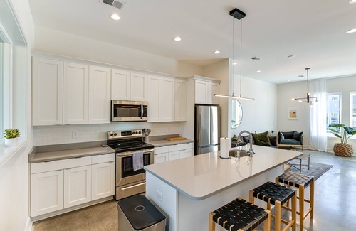 Dickerson Road House | Chic & Modern Townhome: 7 Mi to Downtown Nashville