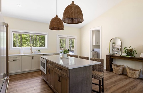 Monteagle House | Chic Monteagle Cabin | Scenic Views & Serene Vibes