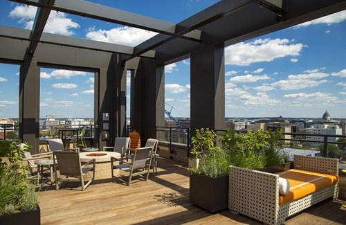 Mount Vernon Triangle Apartment | Chic Mount Vernon 1BR w/Gym & W/D, near Capital One Arena, by Blueground