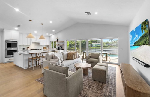 Palm River Estates House | Chic Naples Coastal Retreat – Heated Pool and Spa