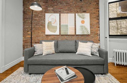 Ukrainian Village Apartment | Chic NYC Escape in Vibrant Downtown