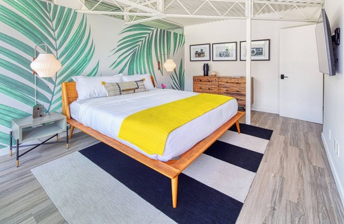 Tahquitz River Estates Hotel | Chic Palm Springs retreat with pool, spa, and mountain views