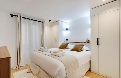 Quartier de la Porte-Saint-Denis Apartment | Chic Parisian Retreat 2-Bedroom Apartment in the Vibrant 10th Arrond