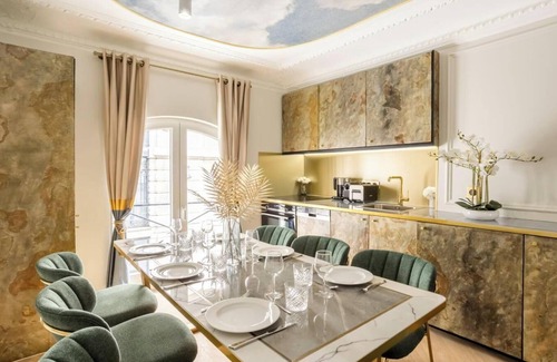 Quartier du Faubourg-Montmartre Apartment | CHIC PARISIAN RETREAT: LUXURY 3-BEDROOM APARTMENT NEAR LOUVRE AND LE MARAIS