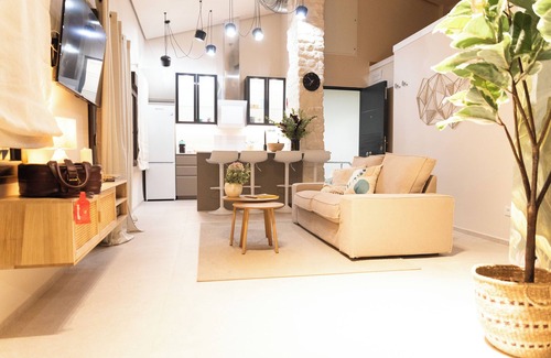 Campoamor Apartment | Chic penthouse in an exclusive building of only two floors in the center of Alicante.