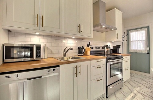 Sainte-Foy-Sillery-Cap-Rouge Apartment | Chic renovated apartment with parking