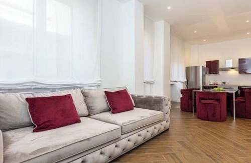 Repubblica Apartment | Chic Roman Retreat: Minimalist Luxury in the Heart of Historic Rome