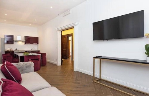 Repubblica Apartment | Chic Roman Retreat: Minimalist Luxury in the Heart of Historic Rome