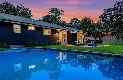 Noyack Cottage | Chic Sag Harbor Beach Bungalow w/Pool Walk to Beach