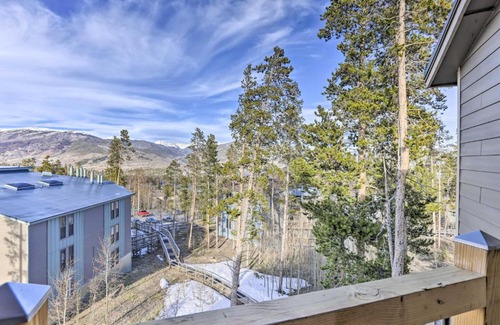Wildernest Apartment | Chic Silverthorne Condo with Community Hot Tub!