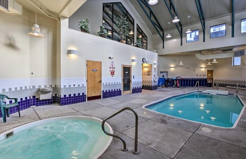 Wildernest Apartment | Chic Silverthorne Condo with Community Hot Tub!