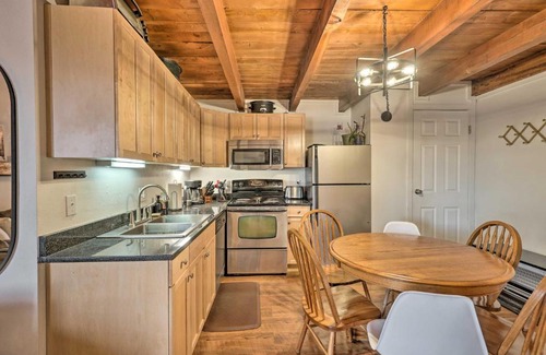 Wildernest Apartment | Chic Silverthorne Condo with Community Hot Tub!