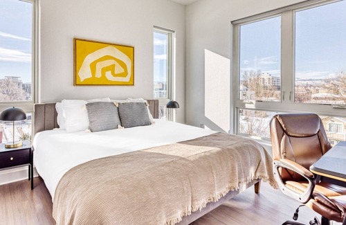 West Colfax Apartment | Chic Sloan's Lake 2BR w/ Gym, W/D & Roof Deck, near Park, by Blueground