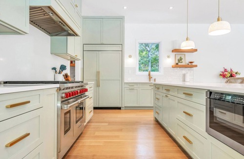 North Sea House | Chic Southampton Retreat with Heated Pool & Resort Style Indoor-Outdoor Living