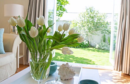Croyde House | Chic spacious fresh home & garden ideally secluded between village and beach.