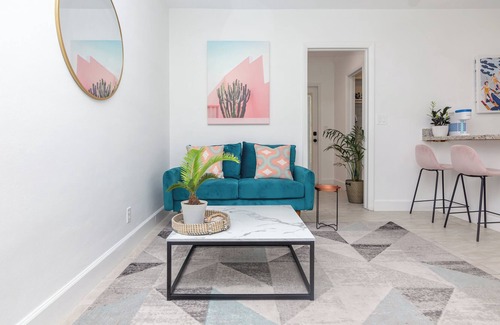 Middle River Terrace House | Chic & Spacious Modern Studio with a Private Patio near Wilton Manors