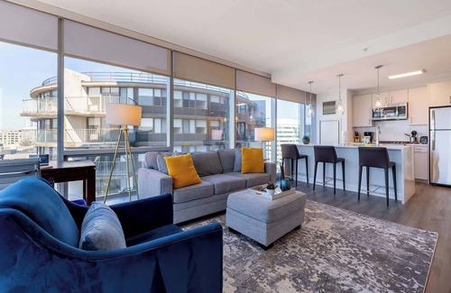 Downtown Apartment | Chic Stamford Apartment | Walk to Train & Entertainment