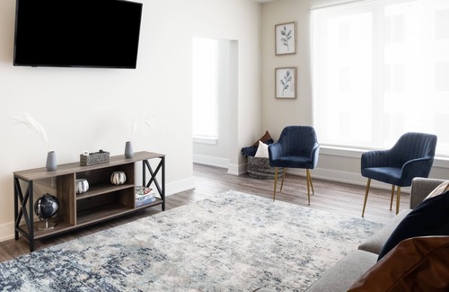 Black Rock Historic District Apartment | Chic Stay w/ King Bed Near Beardsley Zoo/ Free Parking