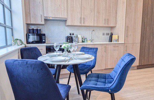 St. Johns Wood Apartment | Chic studio flat in Regent's Park near Marylebone