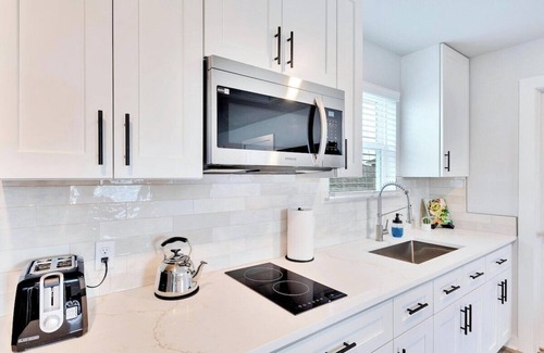 Kyle Apartment | Chic Studio Near TXST University