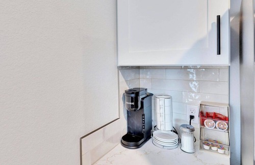 Kyle Apartment | Chic Studio Near TXST University