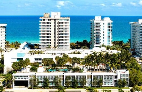 Surfside Apartment | Chic studio with AC and fitness room in fabulous Miami near beach