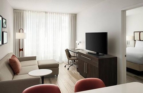 Surfside Apartment | Chic studio with AC and fitness room in fabulous Miami near beach