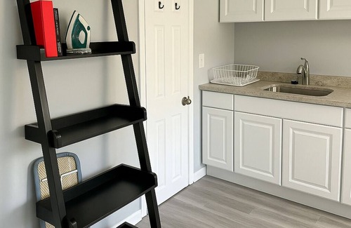 Chicago Apartment | Chic Studio with WiFi and AC in Beautiful Chicago