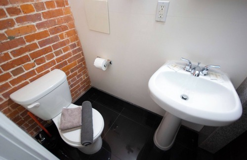 Midtown Apartment | Chic STUDIO with WiFi near Empire State Building