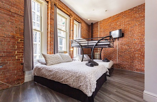 Midtown Apartment | Chic STUDIO with WiFi near Empire State Building