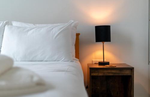 Cathedrals Apartment | Chic & Stylish 2-Bed in the Heart of London