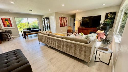 Winter Park Apartment | Chic & Stylish 3BR-2BA Nature Lovers Home