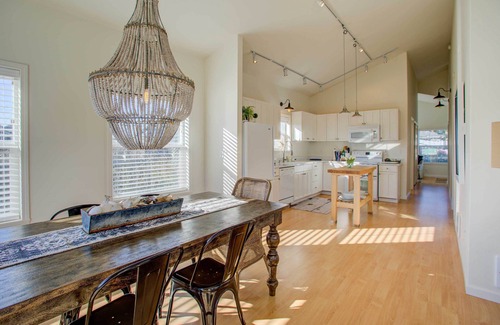 Pacific Beach Cottage | Chic 'Summer House Cottage' Walk to Ocean!