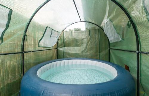 Petit-Colombes Apartment | Chic T2 with Jacuzzi near Paris