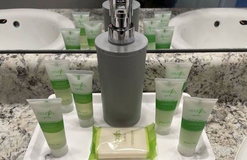 East Point House | Chic Townhouse Minutes From Airport | sleeps 7