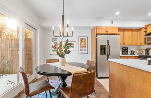 Ballston Spa House | Chic Townhouse Near SPAC, Restaurants, 3 bedrooms, King Beds, Pet Friendly