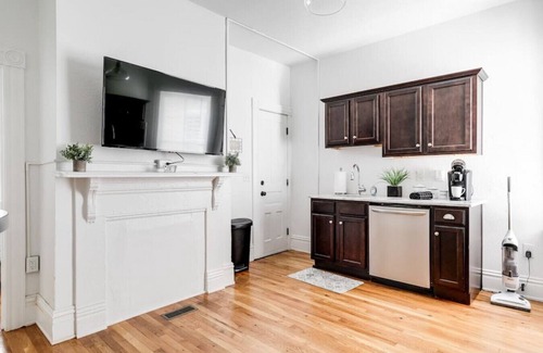 Church Hill Apartment | Chic Urban Couples Retreat: Perfect Getaway 'n RVA