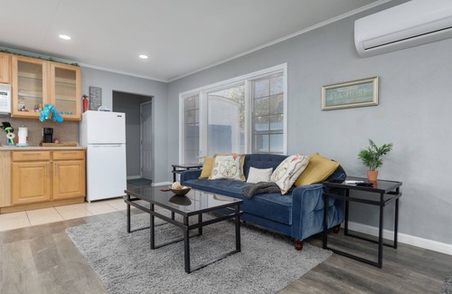 Royal Crest Rancheros Apartment | Chic Vegas Studio - Pool, Patio, BBQ+ 3 Miles to Strip!
