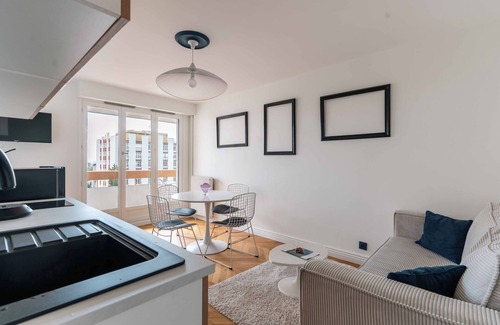 Clermont-Ferrand Apartment | Chic & View