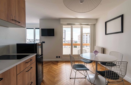 Clermont-Ferrand Apartment | Chic & View