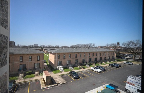 Near West Side Apartment | Chic West Loop 1BR w/Rooftop & Dog Wash, nr L, by Blueground
